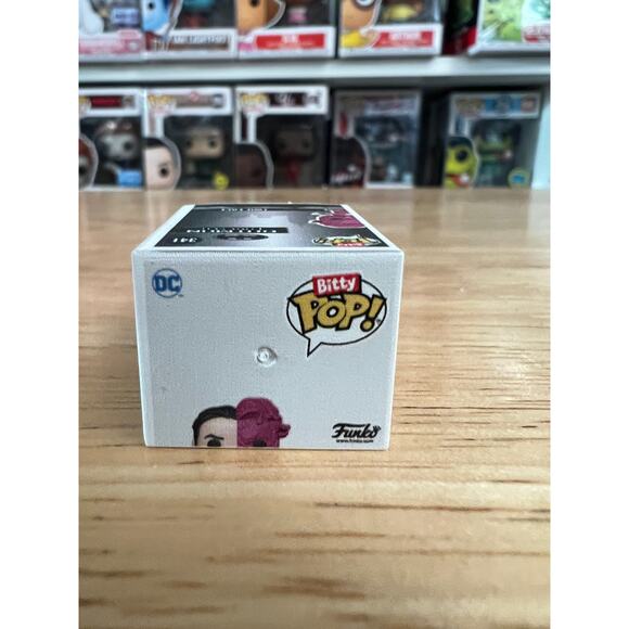 BITTY Two-Face Batman Forever Funko Pop #341 Movies DC Comics Harvey Dent Jones - Picture 5 of 6